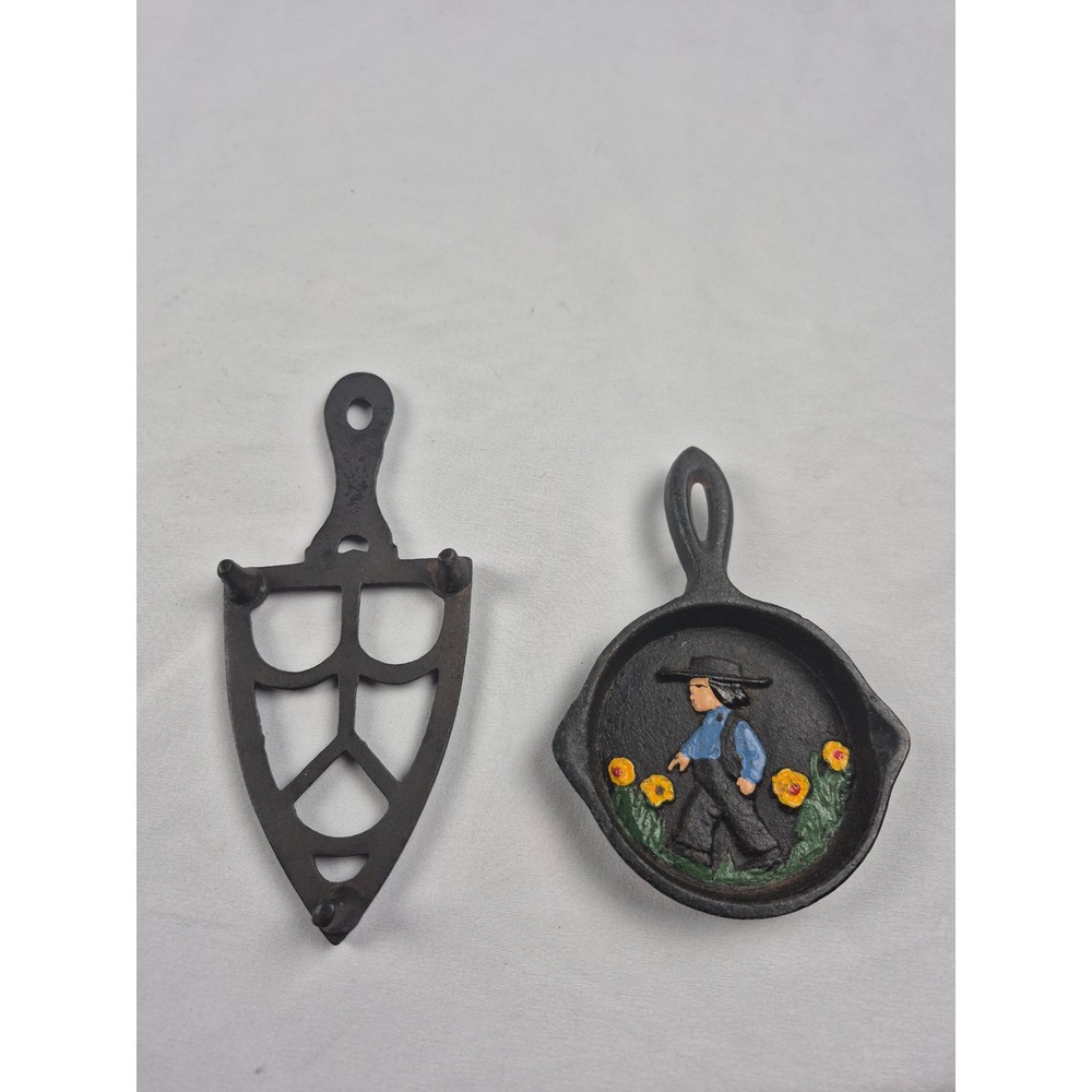 Vintage Cast Iron Wall Decor Lot Amish Mini Skillet Sad Iron Trivet Farmhouse